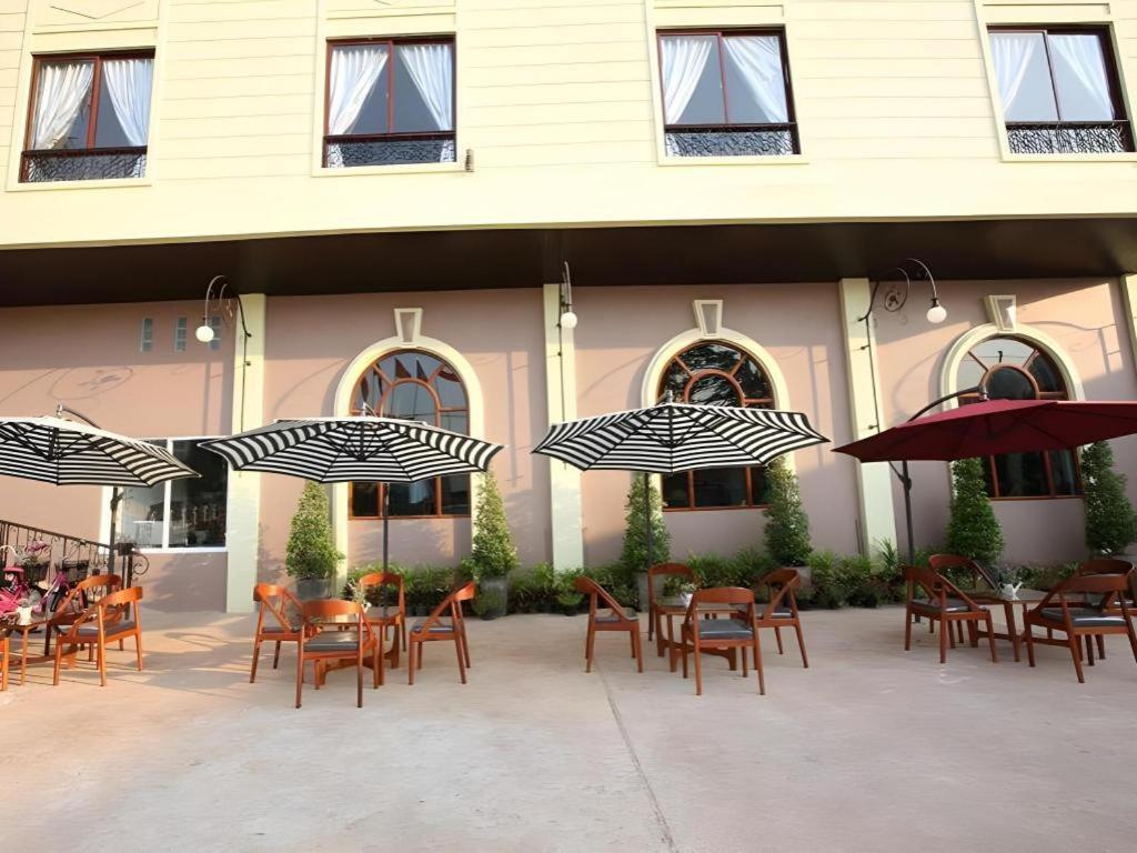 Phonethip Plaza Hotel Вьентьян Экстерьер фото